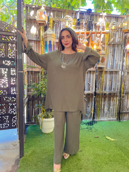 Olive green  co-ord Set with Necklace