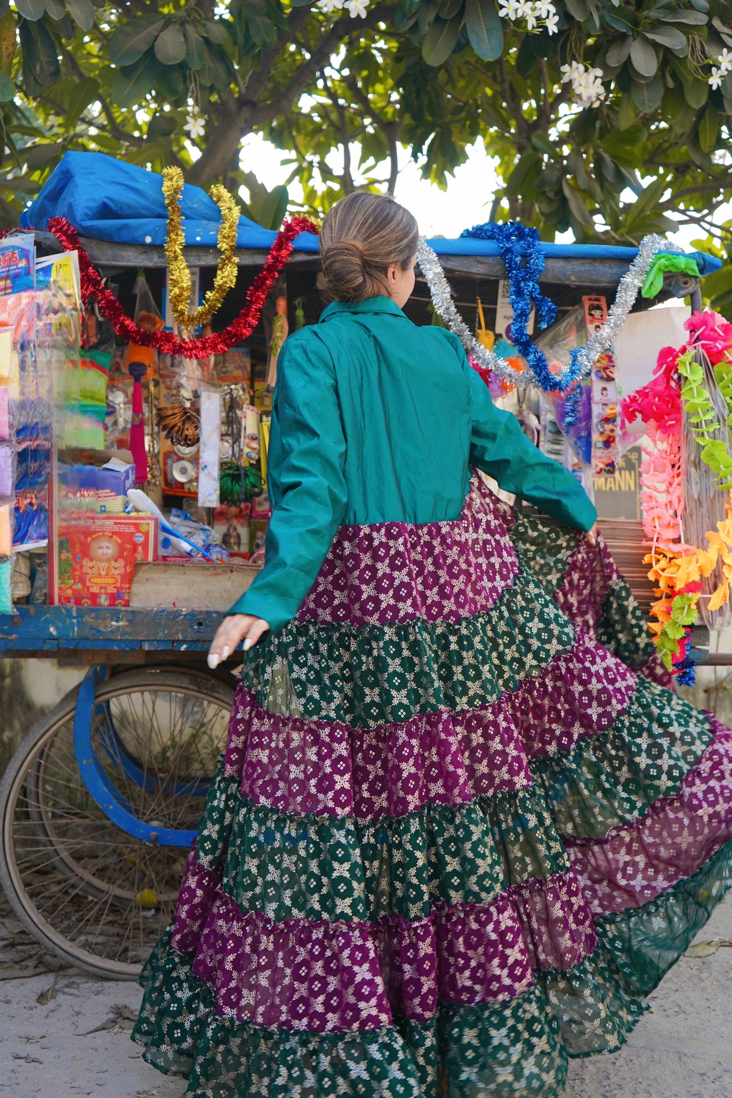 ‘Aisha’-Banarasi Foil Print Shrug