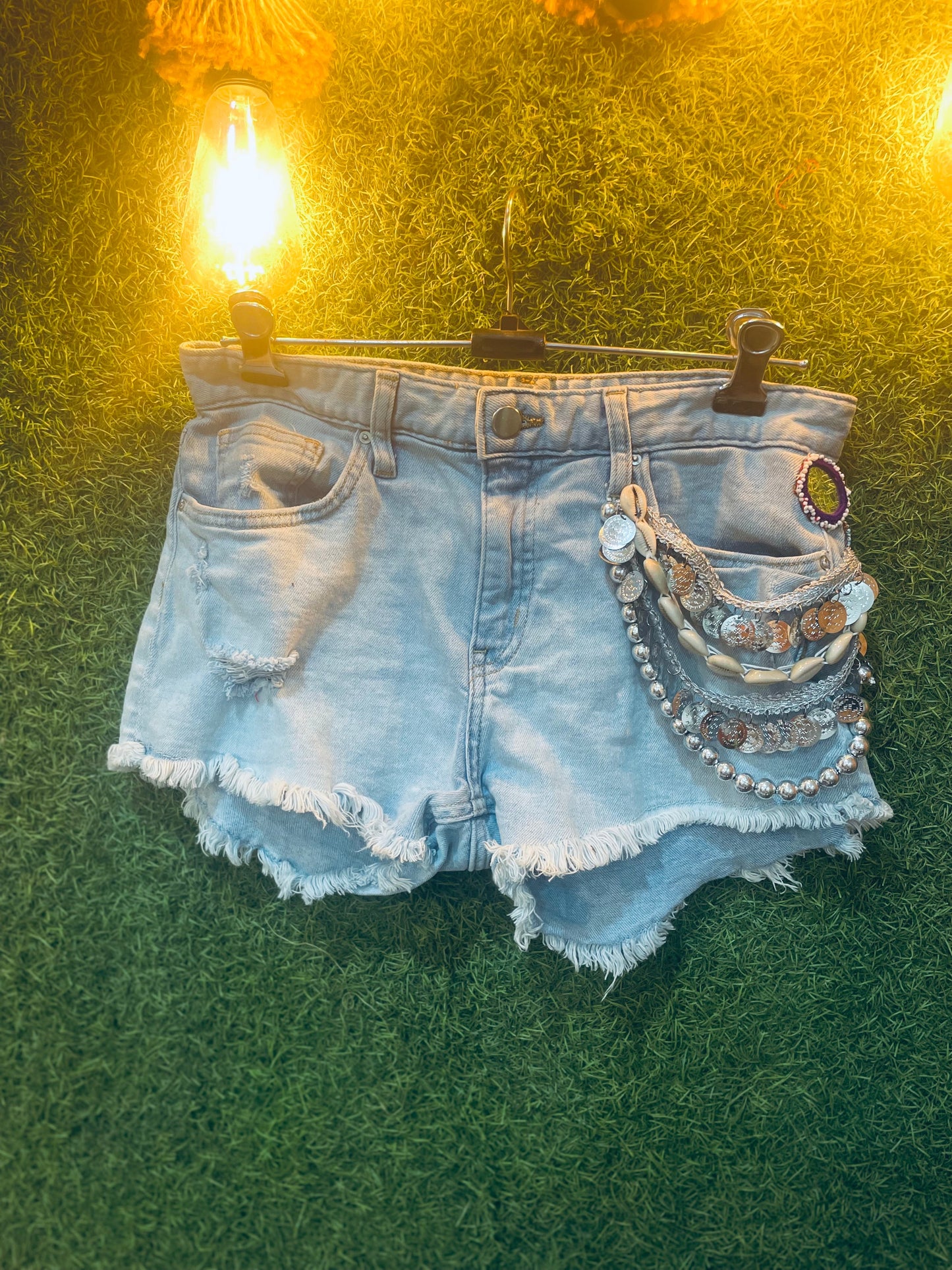 Shimmering seaside chains denim shorts