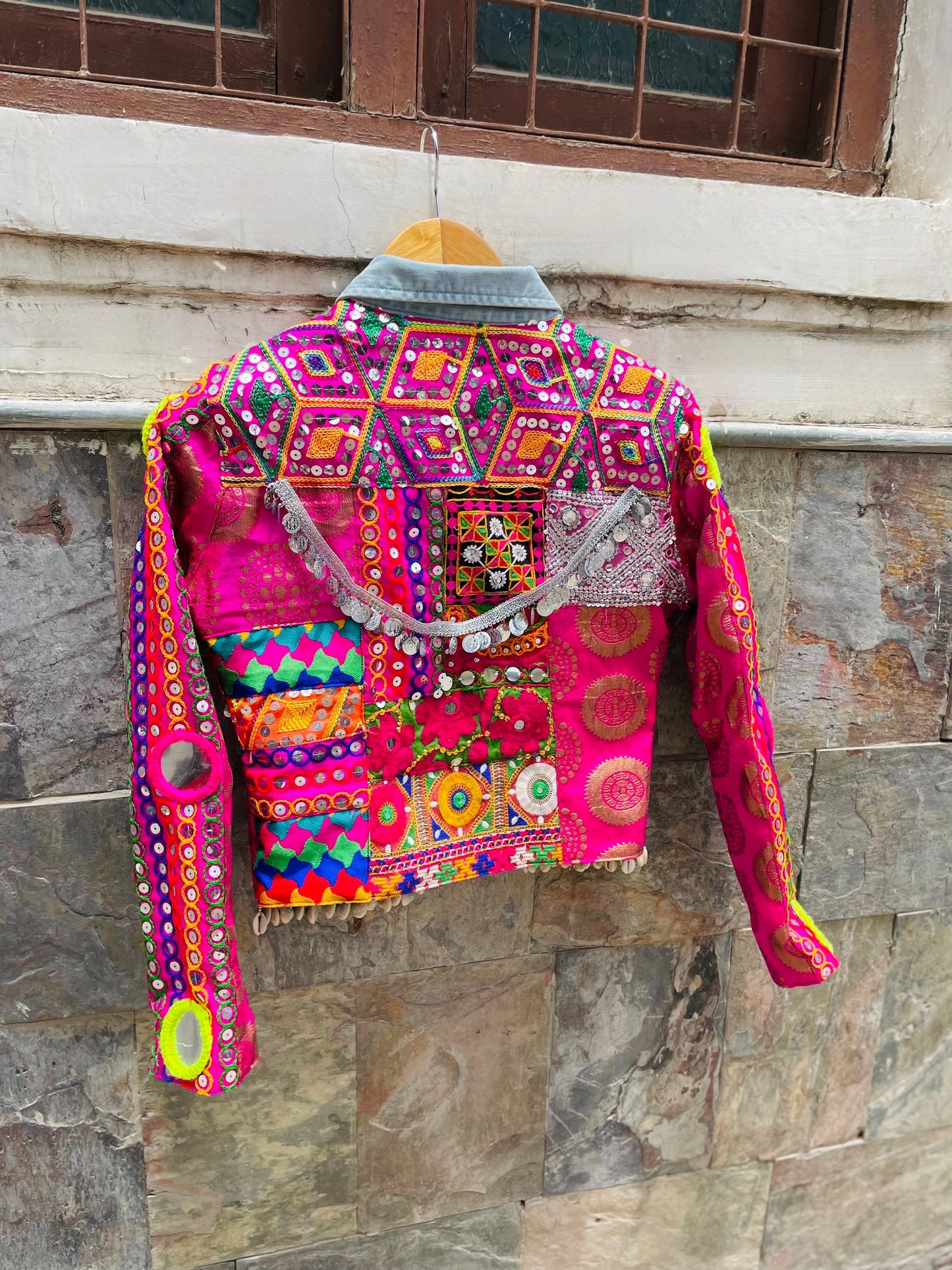 Gulabi Nazakat banjara crop jacket