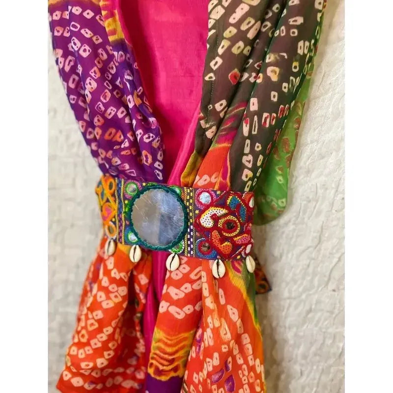 Multicoloured shrug with belt